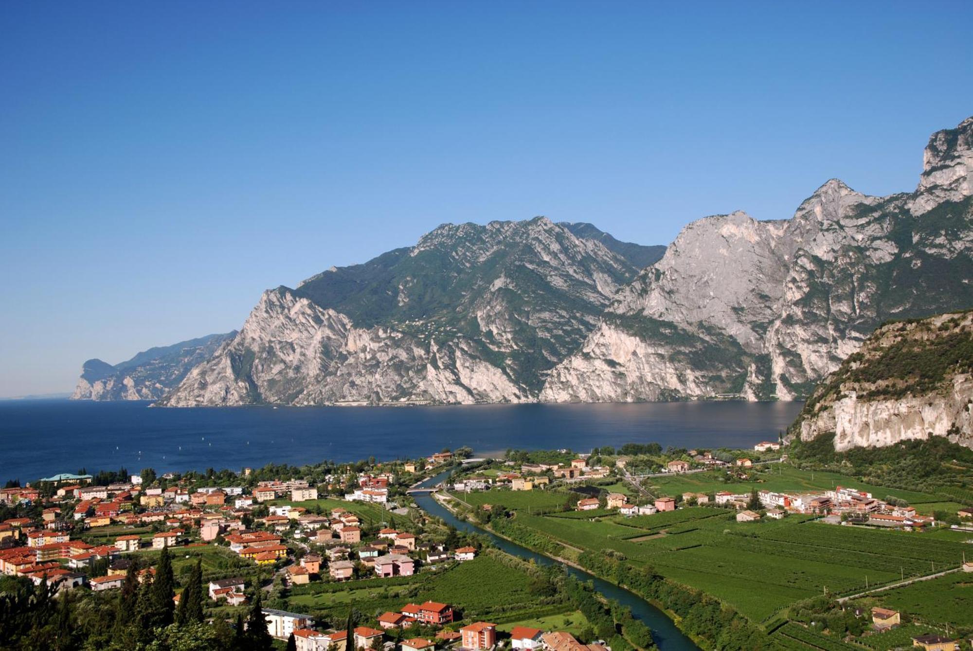Hotel Garni Villa Magnolia Torbole Sul Garda Exterior photo