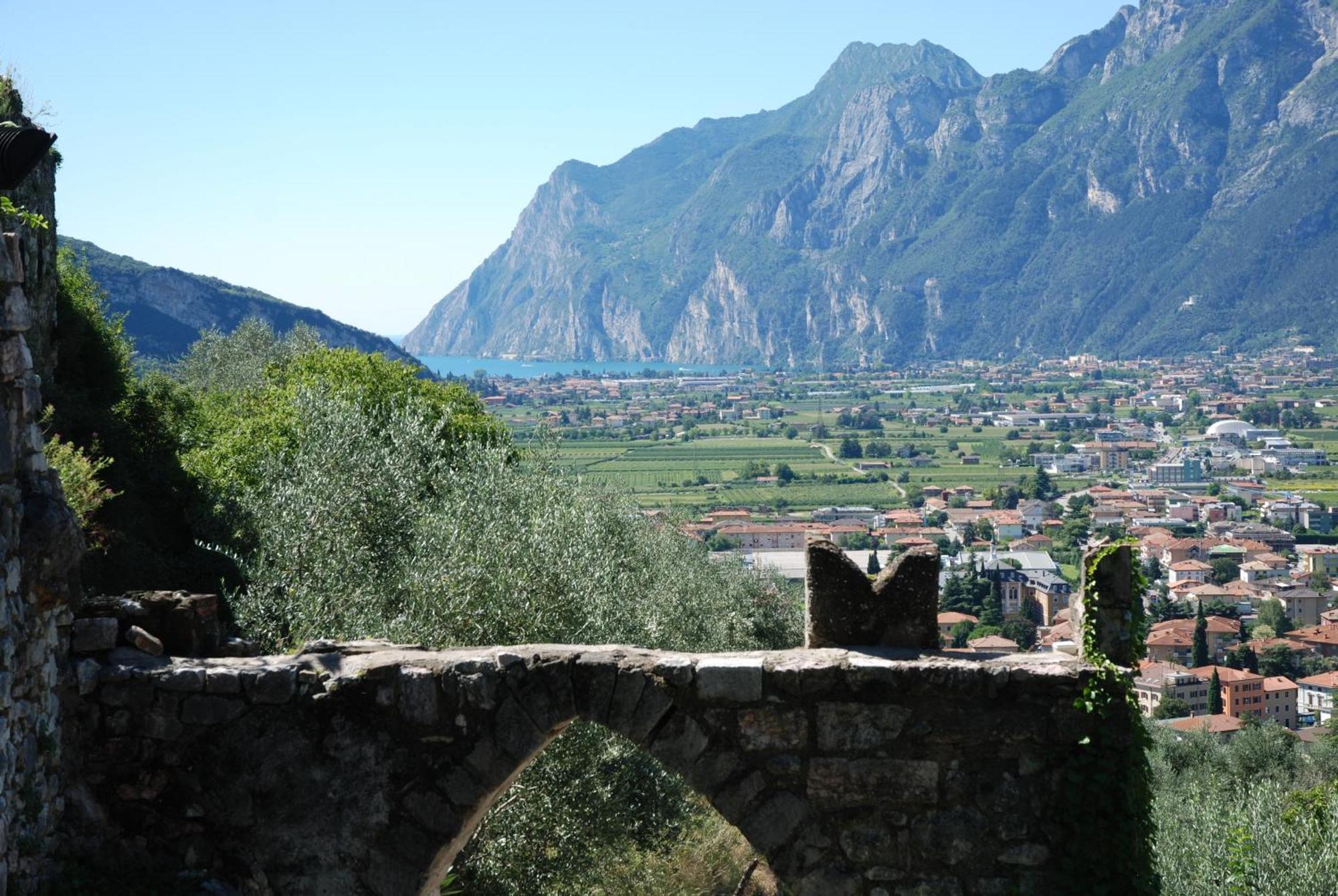 Hotel Garni Villa Magnolia Torbole Sul Garda Exterior photo