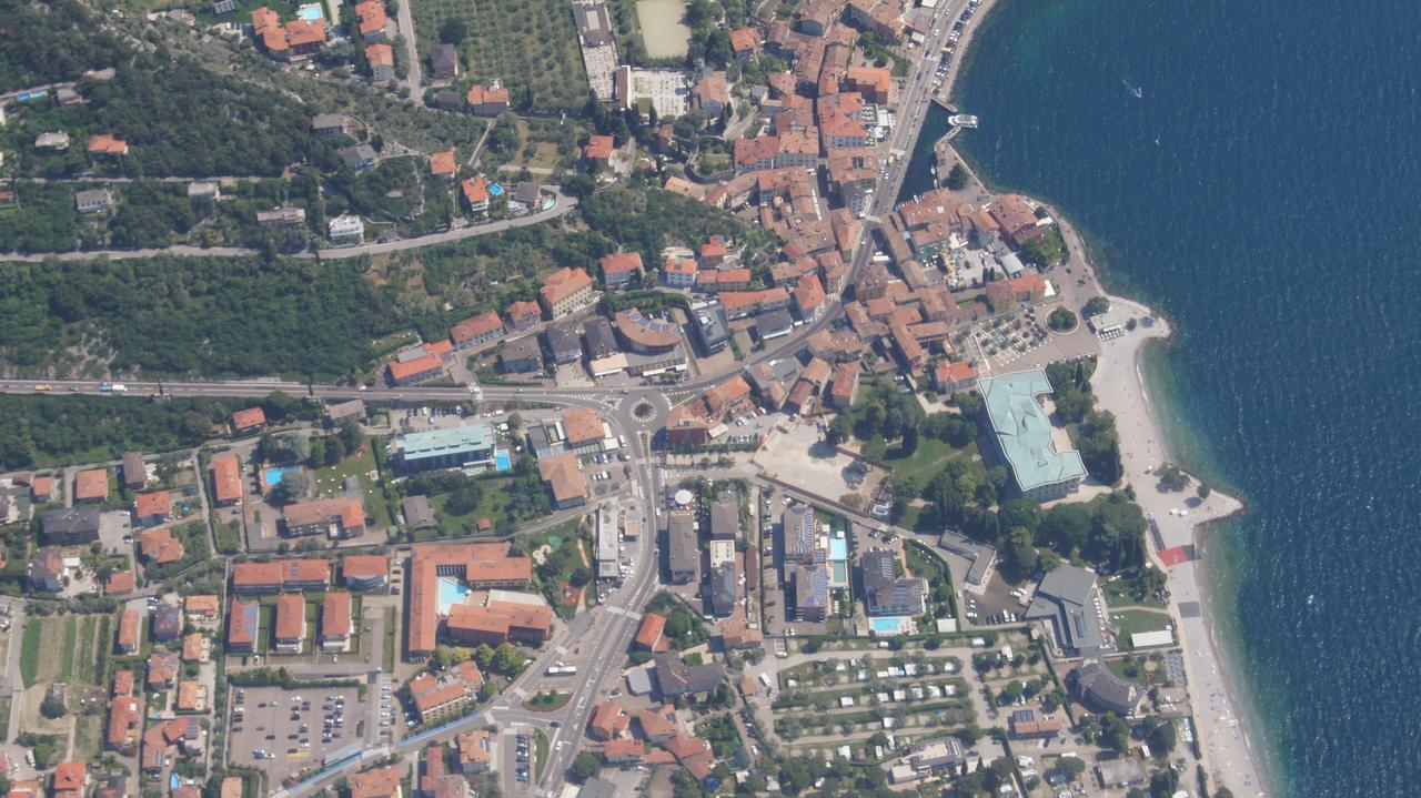 Hotel Garni Villa Magnolia Torbole Sul Garda Exterior photo