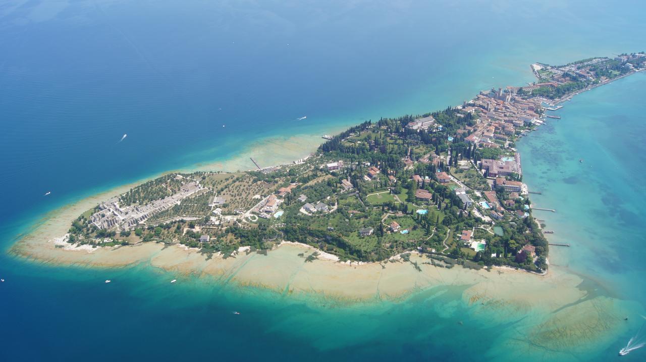 Hotel Garni Villa Magnolia Torbole Sul Garda Exterior photo
