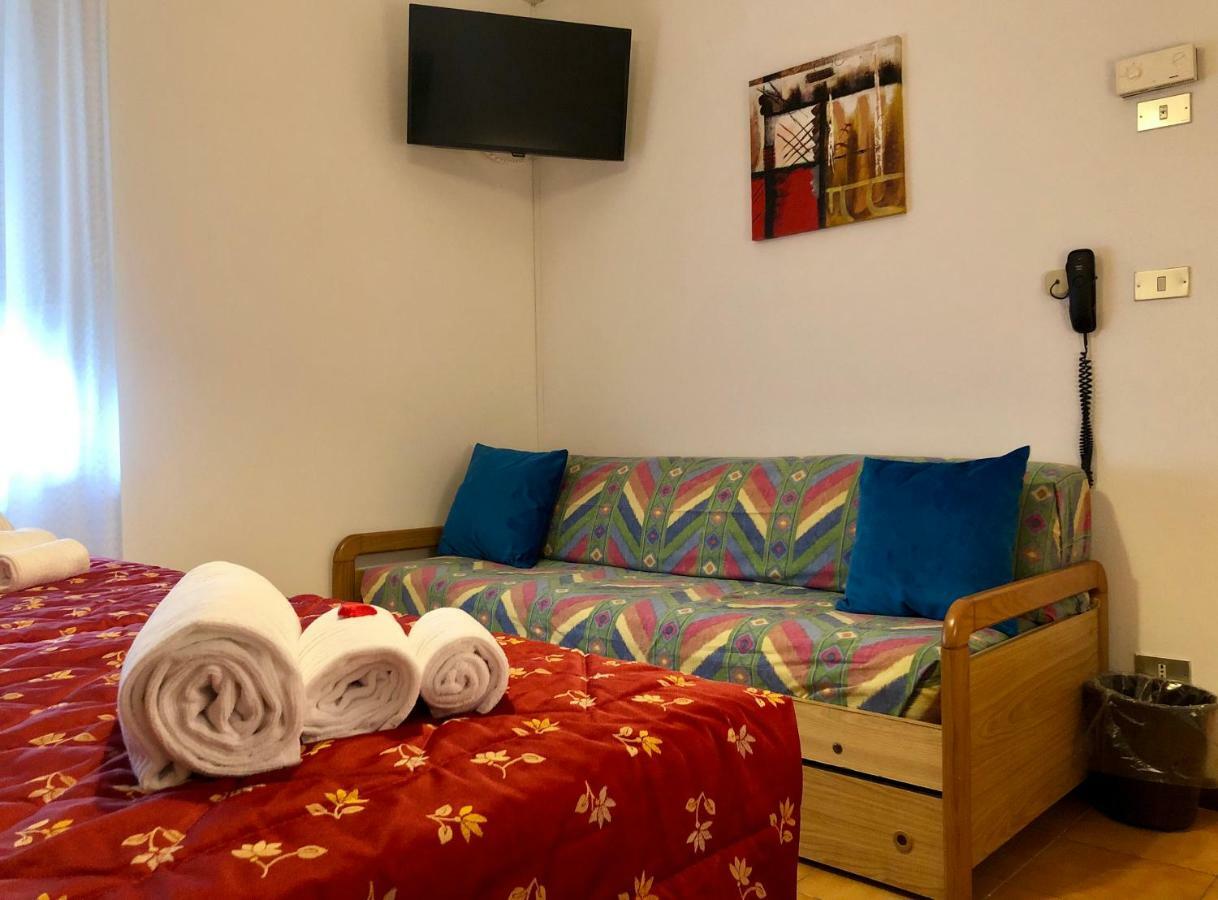 Hotel Garni Villa Magnolia Torbole Sul Garda Exterior photo